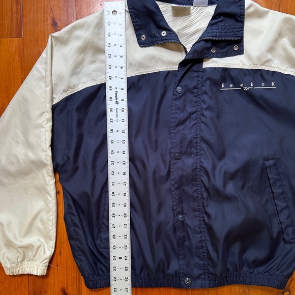 Reebok Light Jacket Vintage EUC Medium - SALE! - Picture 3 of 11